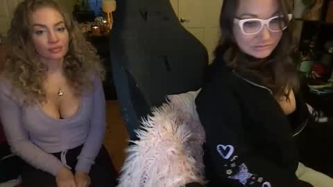 Snapshot of themrsnelson chatting on 12-31-24, 10:12 Cach Nelson online show from 12-31-24, 10:12