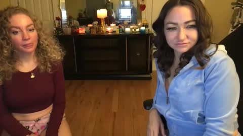 Snapshot of themrsnelson chatting on 01-02-25, 07:44 Cach Nelson online show from 01-02-25, 07:44