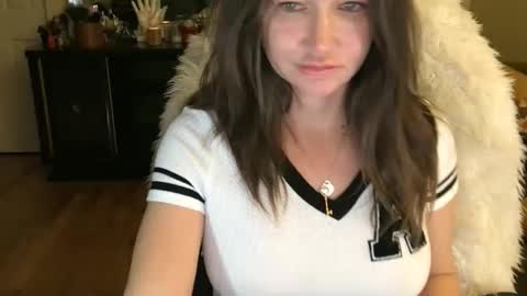 Snapshot of themrsnelson chatting on 01-16-25, 08:11 Cach Nelson online show from 01-16-25, 08:11