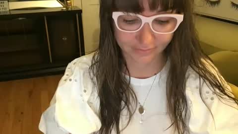 Snapshot of themrsnelson chatting on 09-15-25, 12:49 Cach Nelson online show from 09-15-25, 12:49