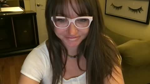 Snapshot of themrsnelson chatting on 10-15-25, 08:58 Cach Nelson online show from 10-15-25, 08:58