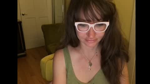 Snapshot of themrsnelson chatting on 10-28-25, 08:29 Cach Nelson online show from 10-28-25, 08:29