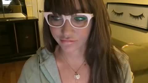 Snapshot of themrsnelson chatting on 10-30-25, 07:32 Cach Nelson online show from 10-30-25, 07:32