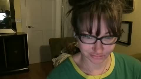 Snapshot of themrsnelson chatting on 11-03-25, 09:32 Cach Nelson online show from 11-03-25, 09:32