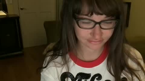 Snapshot of themrsnelson chatting on 11-06-25, 08:48 Cach Nelson online show from 11-06-25, 08:48