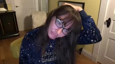 Snapshot of themrsnelson chatting on 11-22-25, 10:36 Cach Nelson online show from 11-22-25, 10:36