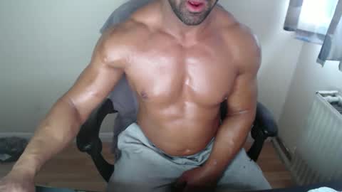 TheMuscleFactory online show from 10-10-25, 03:33
