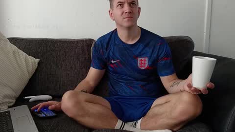 Snapshot of thenakedfootballer chatting on 03-06-25, 10:52 Paulo online show from 03-06-25, 10:52