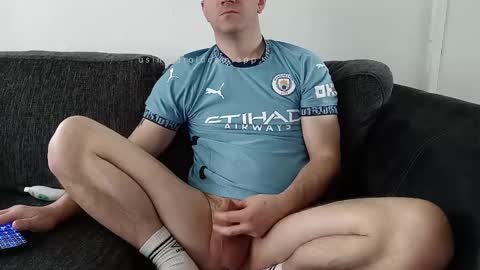 Snapshot of thenakedfootballer chatting on 03-07-25, 01:40 Paulo online show from 03-07-25, 01:40