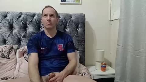 Snapshot of thenakedfootballer chatting on 03-10-25, 10:24 Paulo online show from 03-10-25, 10:24