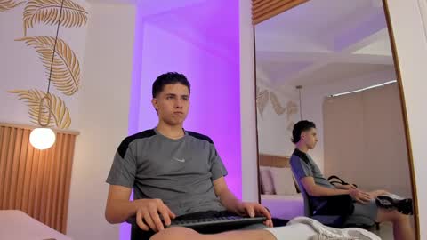 Snapshot of theohawke_ chatting on 12-21-24, 01:53 THEO- MATEO online show from 12-21-24, 01:53