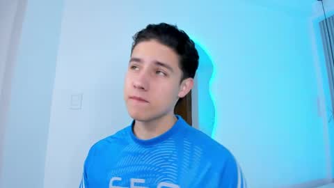 Snapshot of theohawke_ chatting on 01-09-25, 02:07 THEO- MATEO online show from 01-09-25, 02:07