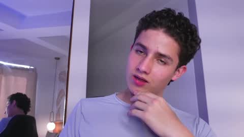 Snapshot of theohawke_ chatting on 01-22-25, 07:56 THEO- MATEO online show from 01-22-25, 07:56