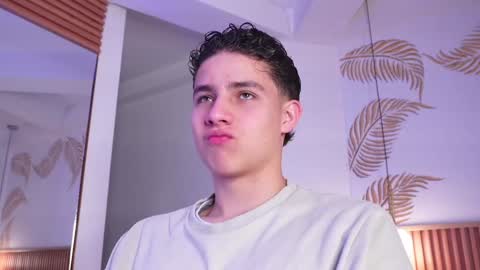 Snapshot of theohawke_ chatting on 01-23-25, 01:56 THEO- MATEO online show from 01-23-25, 01:56