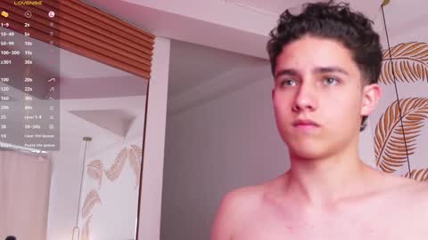 Snapshot of theohawke_ chatting on 01-28-25, 04:52 THEO- MATEO online show from 01-28-25, 04:52