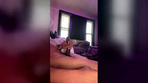 Snapshot of theonenotthetwox chatting on 02-20-26, 09:37 theonenotthetwox online show from 02-20-26, 09:37