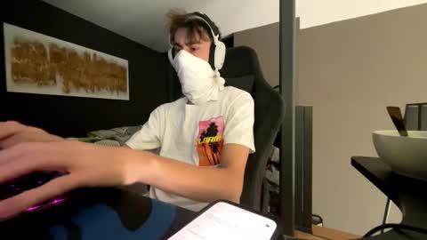 theothede19cm online show from 10-22-25, 10:48