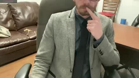 Snapshot of theotherfrancobro chatting on 11-23-25, 12:43 BuellerBueller online show from 11-23-25, 12:43