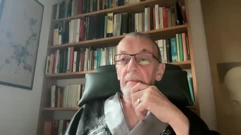 theowlandthe online show from 12-25-24, 09:34