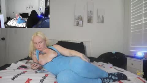 The Plug Love  Friends online show from 11-22-25, 07:57