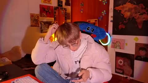 Matt independent model  online show from 04-13-26, 08:47