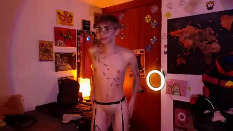 Matt independent model  online show from 04-16-26, 09:39