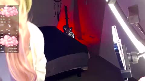 Snapshot of theprojectsara1 chatting on 11-18-25, 05:17 Sara online show from 11-18-25, 05:17