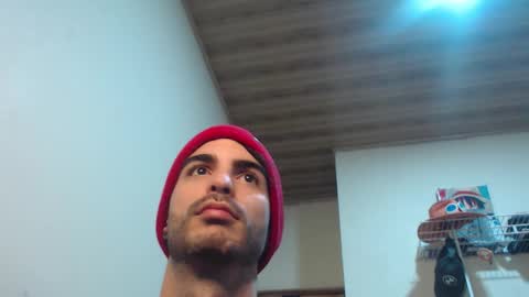 Santiago Enrique online show from 10-19-25, 06:36