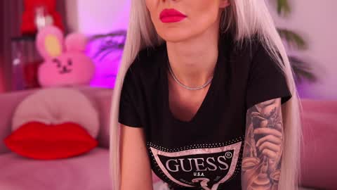 Snapshot of therealfallingangel chatting on 02-02-25, 01:52 Deea online show from 02-02-25, 01:52