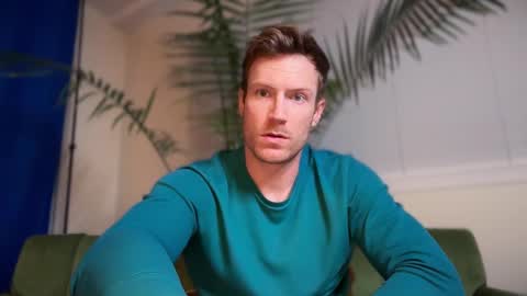 Snapshot of therealveggieboy chatting on 11-30-25, 02:15 Pookie online show from 11-30-25, 02:15