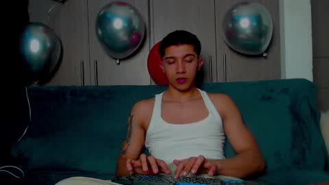 thesaint_xxx online show from 10-04-25, 07:17