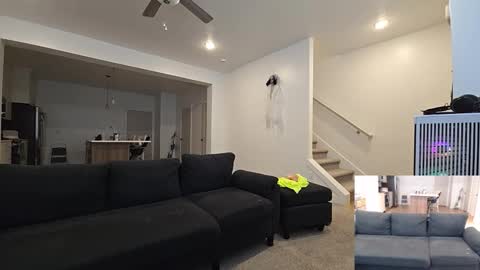 Snapshot of theslutcouple98 chatting on 10-17-25, 05:04 theslutcouple98 online show from 10-17-25, 05:04