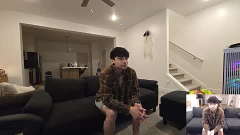 Snapshot of theslutcouple98 chatting on 10-19-25, 05:52 theslutcouple98 online show from 10-19-25, 05:52