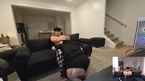 Snapshot of theslutcouple98 chatting on 10-26-25, 05:57 theslutcouple98 online show from 10-26-25, 05:57