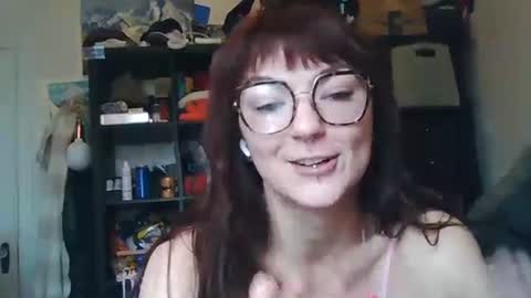 Snapshot of thesm0kinb chatting on 02-09-26, 09:30 thesm0kinb online show from 02-09-26, 09:30