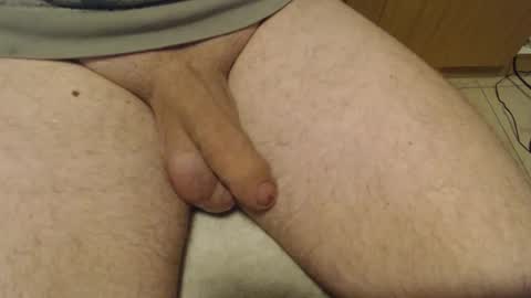 Snapshot of thesneakysqueeker chatting on 12-01-24, 10:43 Peter online show from 12-01-24, 10:43