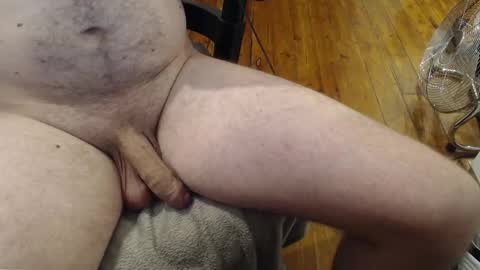 Snapshot of thesneakysqueeker chatting on 11-17-25, 09:09 Peter online show from 11-17-25, 09:09