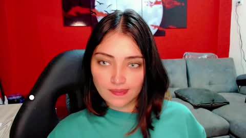 Snapshot of thesweethari chatting on 02-23-25, 01:13 I dont do real meetings My bio online show from 02-23-25, 01:13