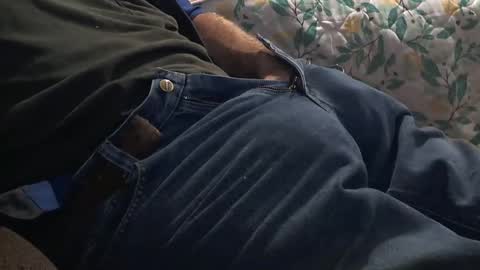 Snapshot of thetnguy chatting on 11-12-25, 11:58 thetnguy online show from 11-12-25, 11:58