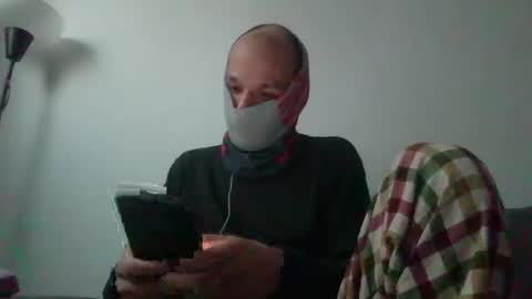 Snapshot of thetubedscarfguy chatting on 02-14-25, 05:14 Scarf guy online show from 02-14-25, 05:14
