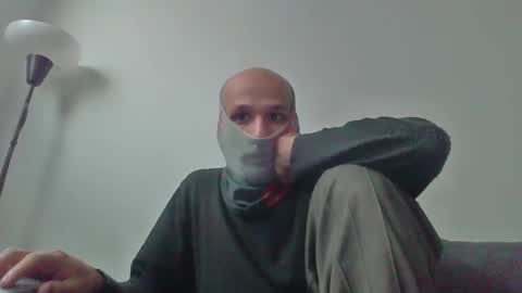 Snapshot of thetubedscarfguy chatting on 02-15-25, 04:45 Scarf guy online show from 02-15-25, 04:45