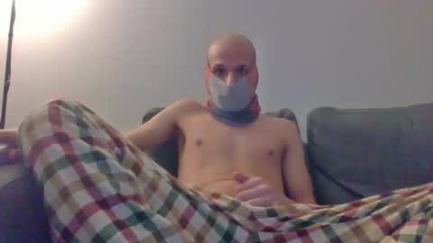 Snapshot of thetubedscarfguy chatting on 02-16-25, 07:05 Scarf guy online show from 02-16-25, 07:05