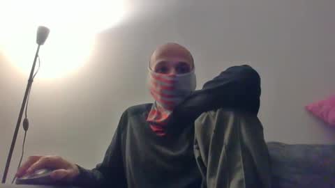 Snapshot of thetubedscarfguy chatting on 02-20-25, 06:24 Scarf guy online show from 02-20-25, 06:24