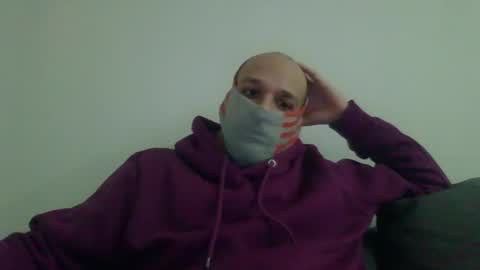 Snapshot of thetubedscarfguy chatting on 02-24-25, 07:09 Scarf guy online show from 02-24-25, 07:09