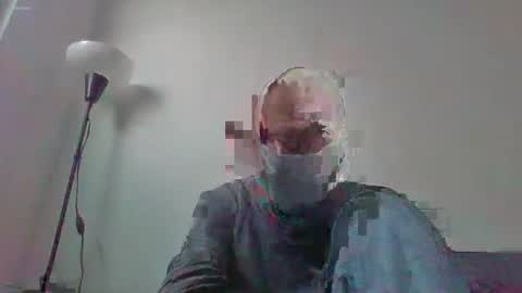 Snapshot of thetubedscarfguy chatting on 02-26-25, 04:45 Scarf guy online show from 02-26-25, 04:45