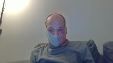 Snapshot of thetubedscarfguy chatting on 02-28-25, 07:03 Scarf guy online show from 02-28-25, 07:03