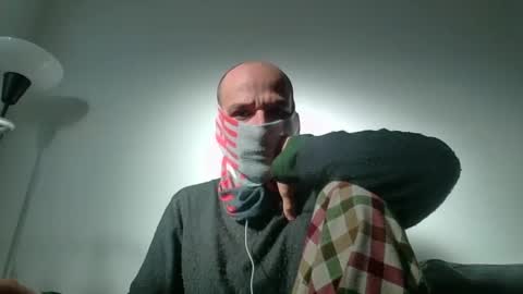 Snapshot of thetubedscarfguy chatting on 03-12-25, 08:41 Scarf guy online show from 03-12-25, 08:41