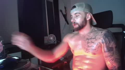 Snapshot of theufcfan_8181 chatting on 09-27-25, 07:13 troy online show from 09-27-25, 07:13