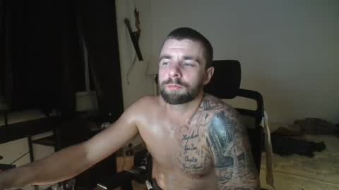 Snapshot of theufcfan_8181 chatting on 10-07-25, 08:33 troy online show from 10-07-25, 08:33