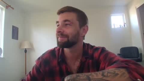 Snapshot of theufcfan_8181 chatting on 03-27-26, 06:40 troy online show from 03-27-26, 06:40